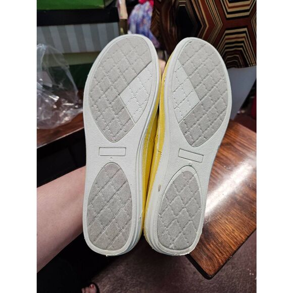 Step Abouts Yellow Slip On SZ 8.5 Casual Sandal Sneaker - Picture 8 of 8
